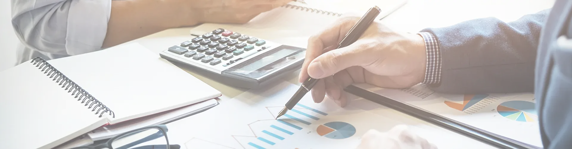 https://digilogodesign.com/assets/images/pricingBan.webp